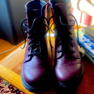 Burgundy time and tru dr marten style women’s boots size 8 worn once